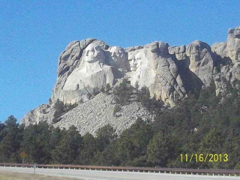 100_1109_Mt_Rushmore.jpg